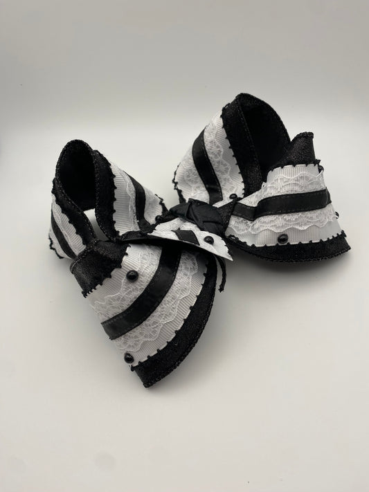 Lace Noir