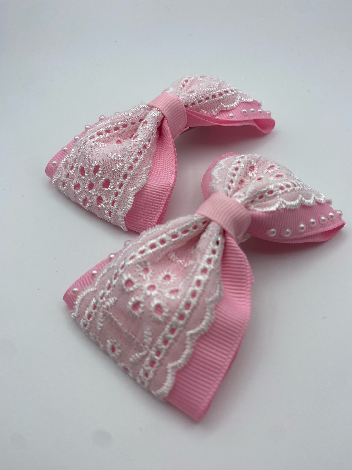 Eyelet and Pearls Piggy Set