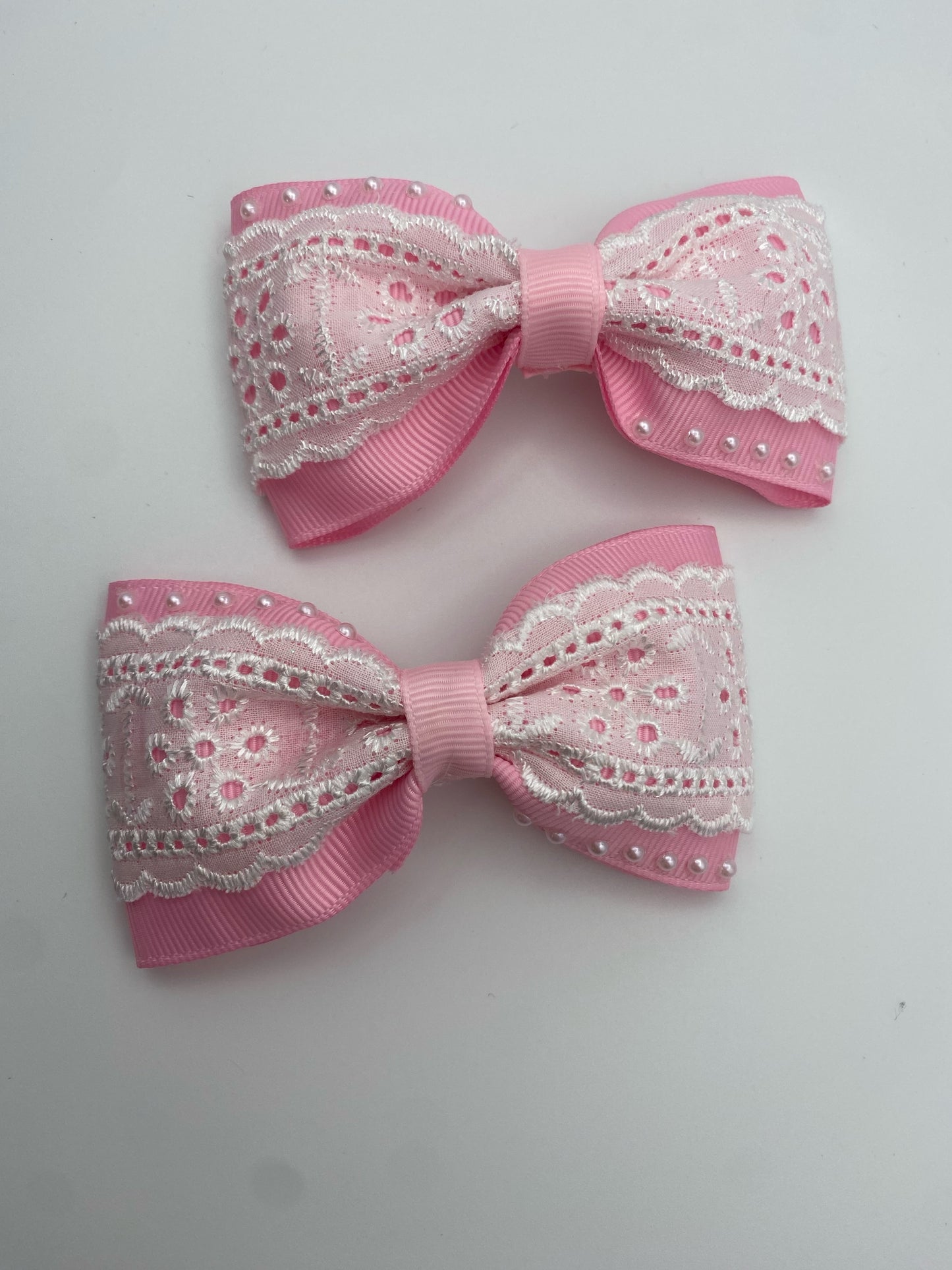 Eyelet and Pearls Piggy Set